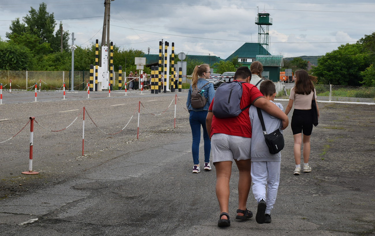 Повторний виїзд. Коли хлопцям до 18 років забороняють перетинати кордон
